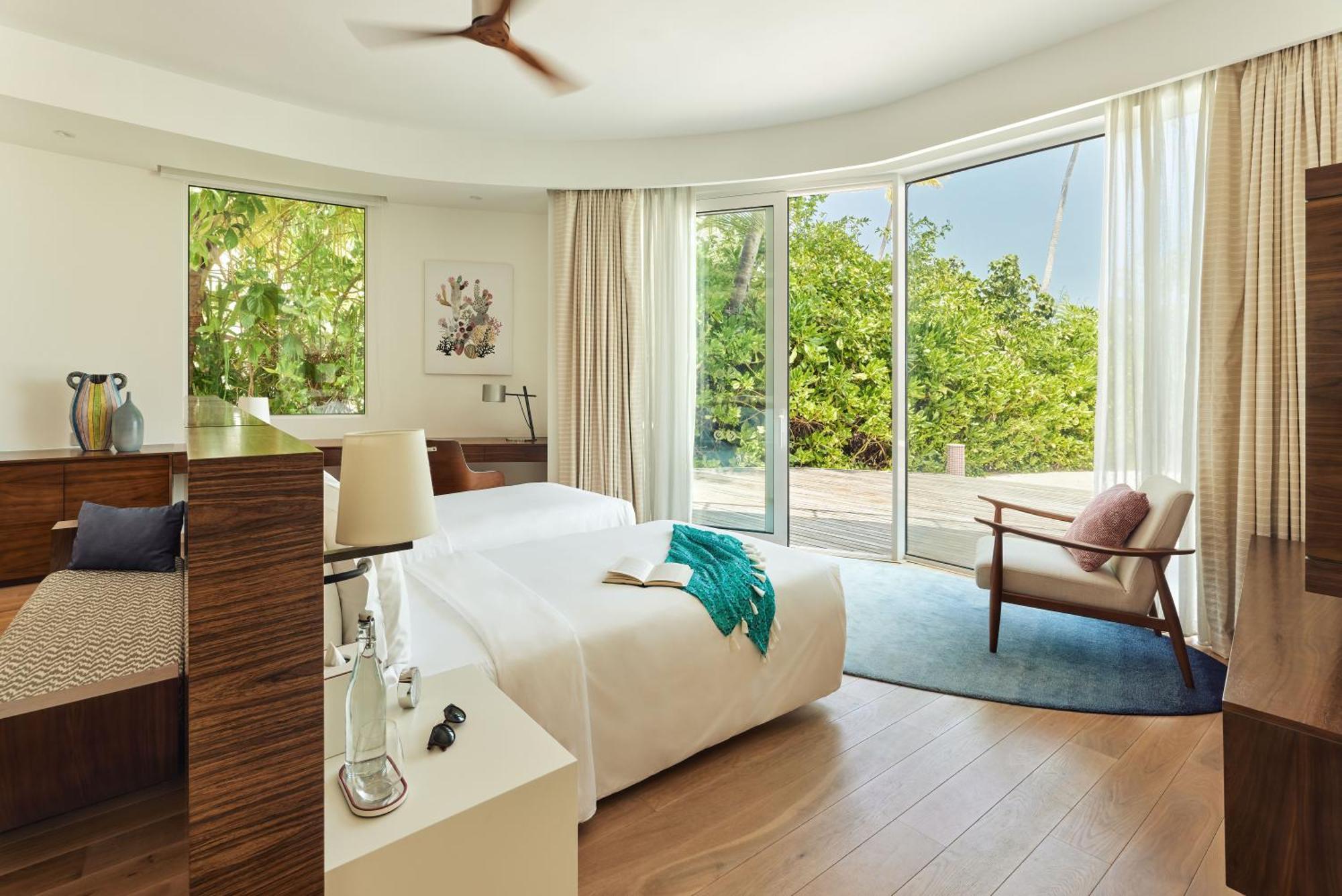 Complex Jumeirah Olhahali Island Maldives 5*